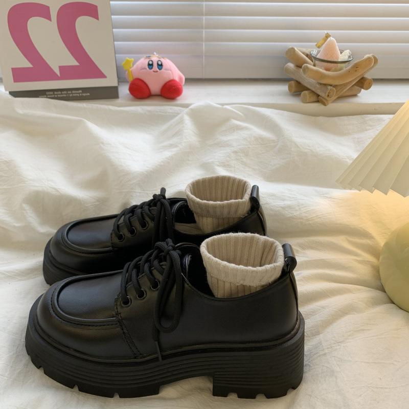 Sapatos de couro pequenos versáteis de plataforma preta femininos, sapatos retrô de plataforma estilo britânico, sapatos japoneses JK Single