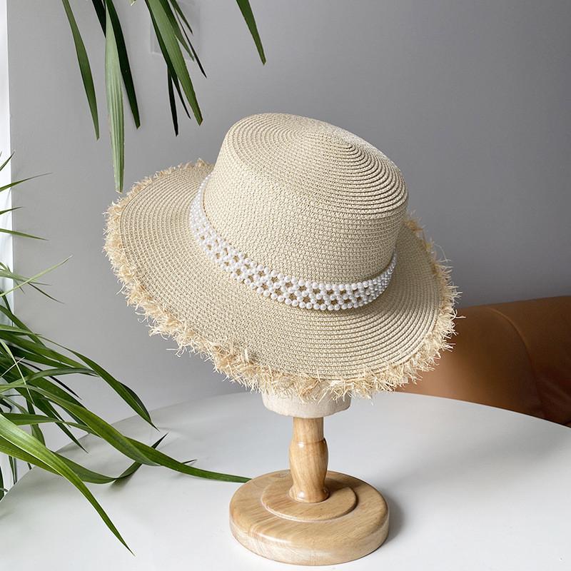 

Trendy Female Straw Hat For Beach Trips And Casual Outings бежевий
