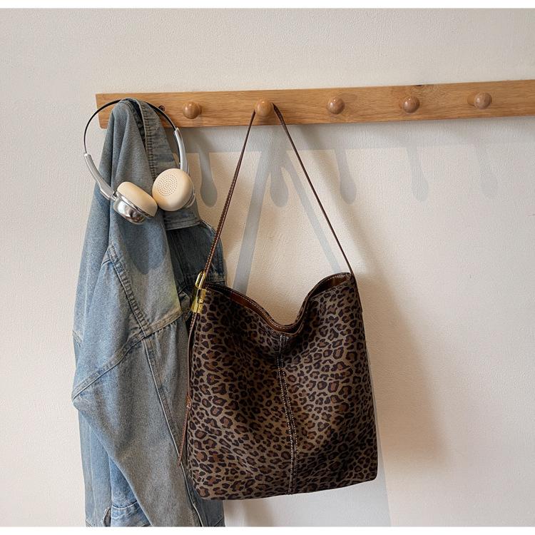 Casual big bag women s 2025 new trendy retro leopard print versatile tote bag fashion shoulder messenger bag
