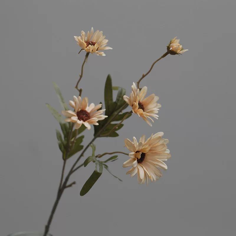 Retro Daisy Artificial Flowers Centerpiece - Nordic 5 Heads, Oil Painting Style, Home & Dining Table Decor, Silk.
