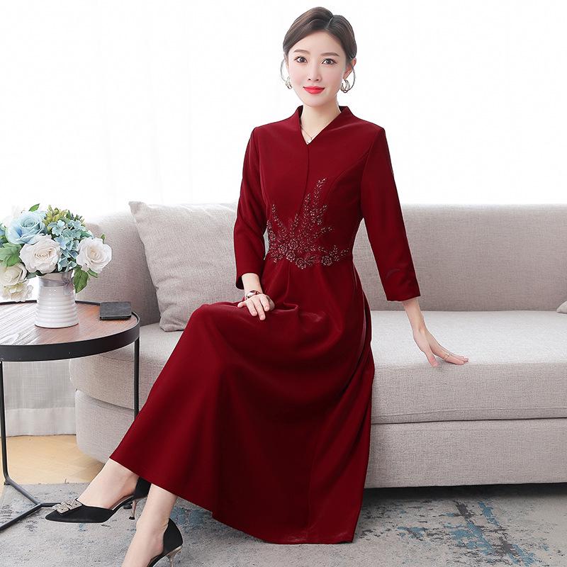 Wine Red Spring 2023 Elegant Wedding Banquet Dress for Middle-aged Mothers