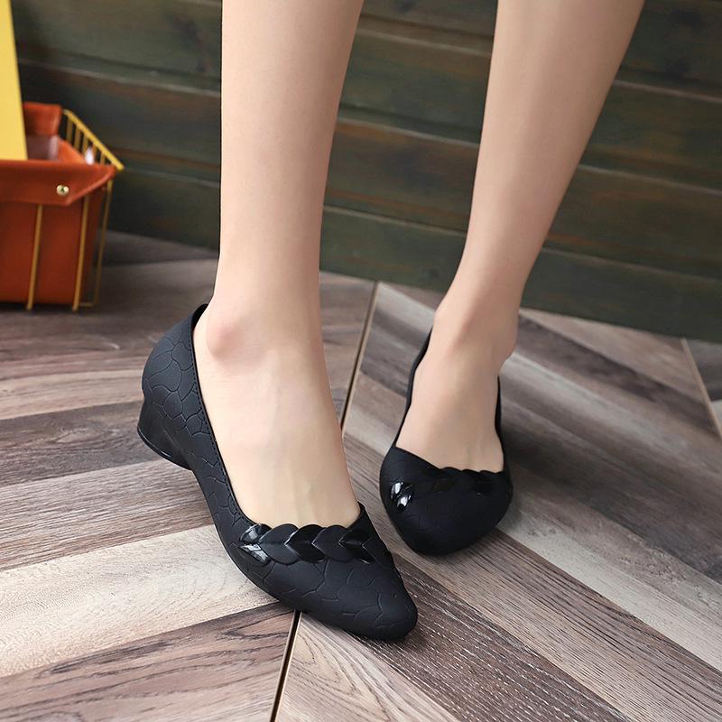 Women's Summer Low-Top Jelly Sandals: Fashionable Korean Casual Waterproof Shoes
