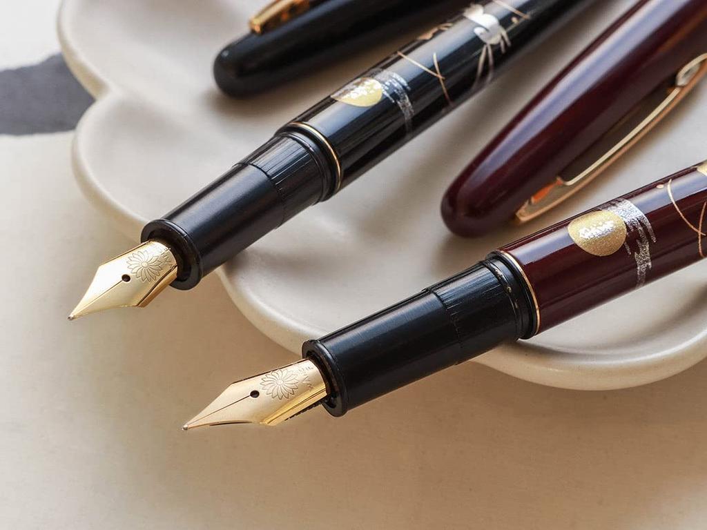 WANCHER Kuretake Modern Rabbit Fountain Limited Edition Medium Maki-e Pen, (M Nib, Black)