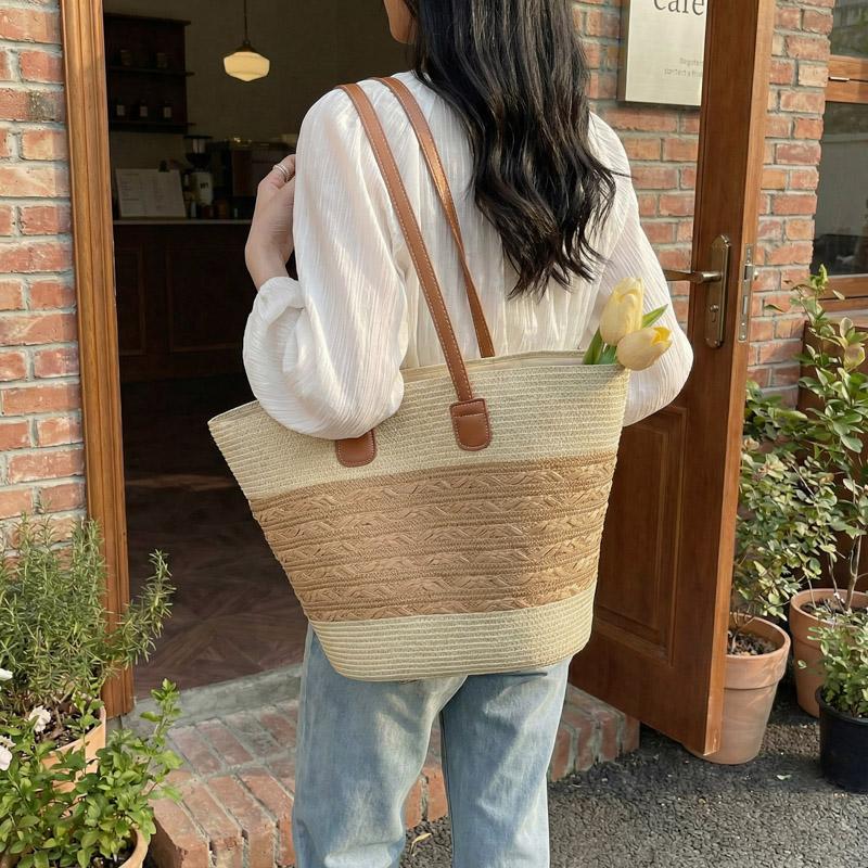 Handwoven Straw Tote Bag with Leather Handles Woven Pattern Summer Beach Bag Casual Everyday Use