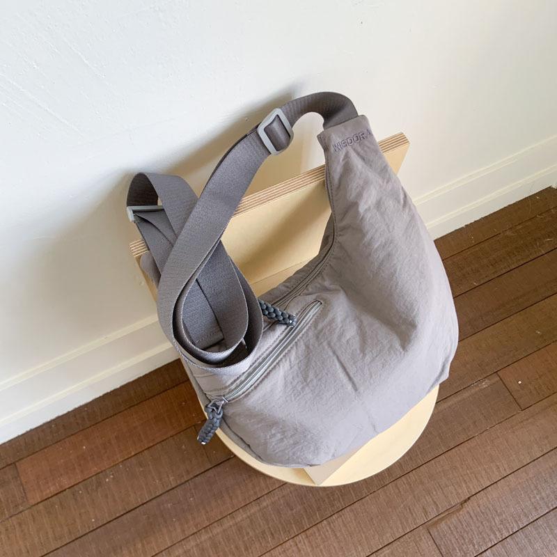 Winter new wind tote oblique span dumpling bag large capacity daily commuting leisure shoulder women's bag
