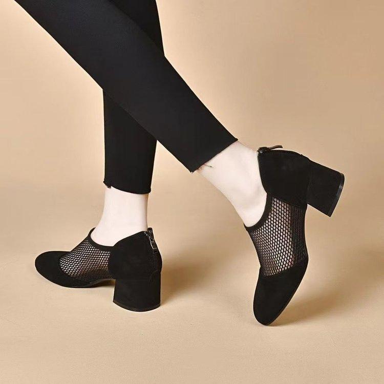 2025 new spring and summer women's shoes mesh hollowed out thick heel sandals breathable mother sandals medium heel women's mesh single shoes