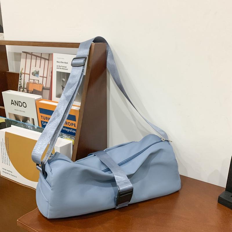 Спортивная сумка через плечо для женщин — фото 13