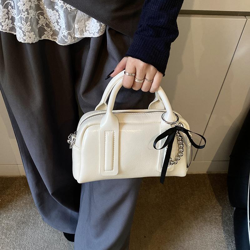 This year's popular small bag women's spring and summer versatile 2025 new women's simple messenger bag portable pillow bag