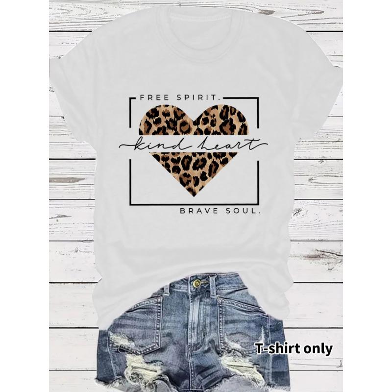 Ein neues lässiges T-Shirt mit Rundhalsausschnitt, lockerem Schnitt und kurzen Ärmeln, bedruckt mit Herzformen.