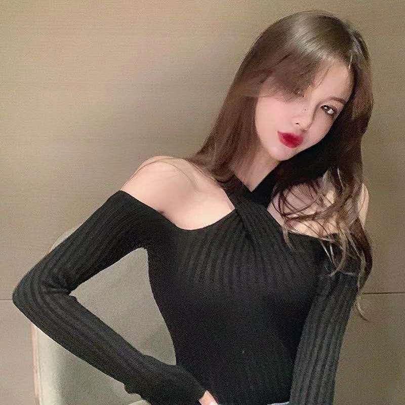 Sexy off-the-shoulder cross-neck red ladies sweater, short tight-fitting top for autumn and winter1781#