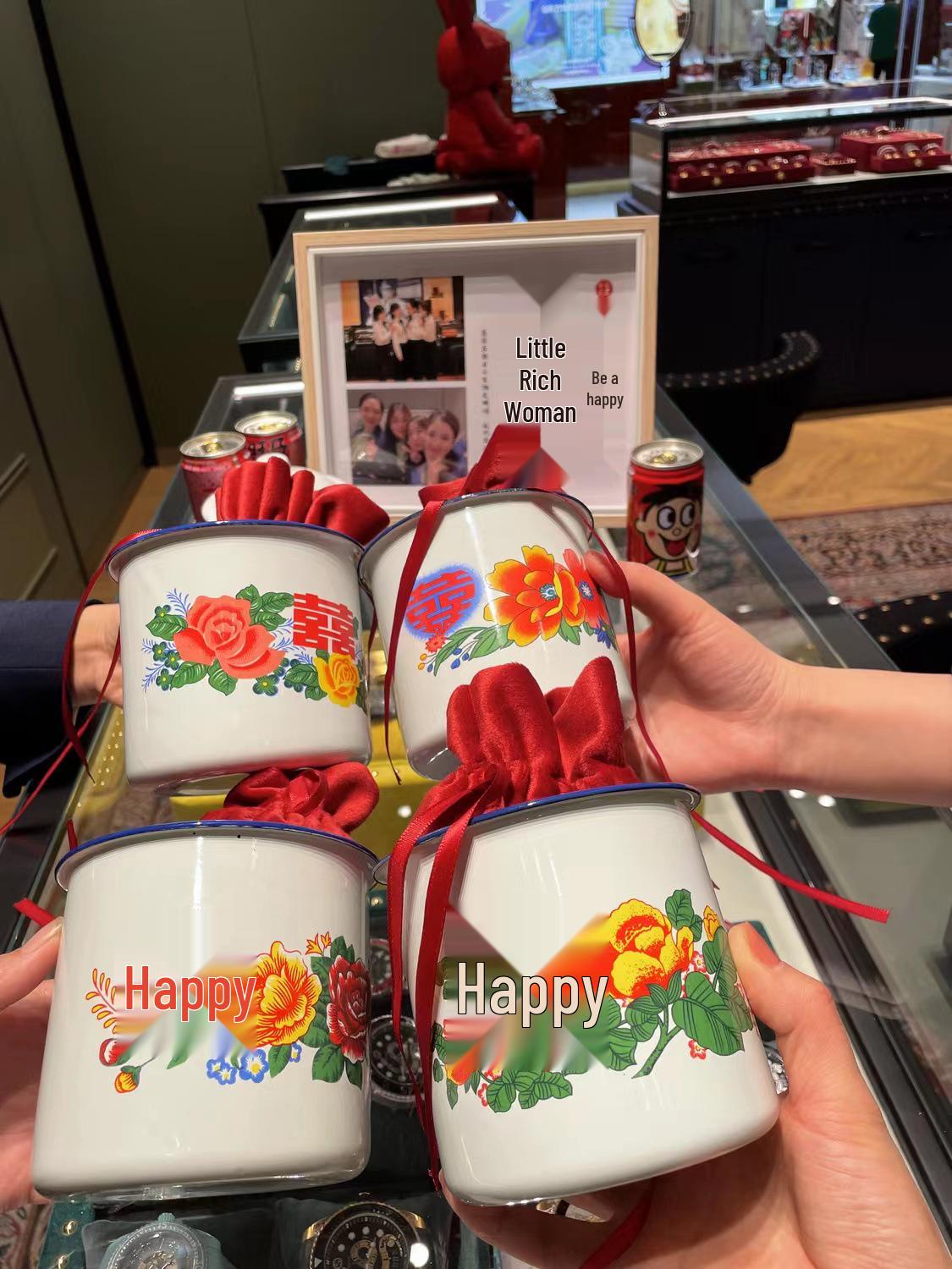 Internet Celebrity Strawberry Christmas Cake with Personalized Retro Enamel Mug Default