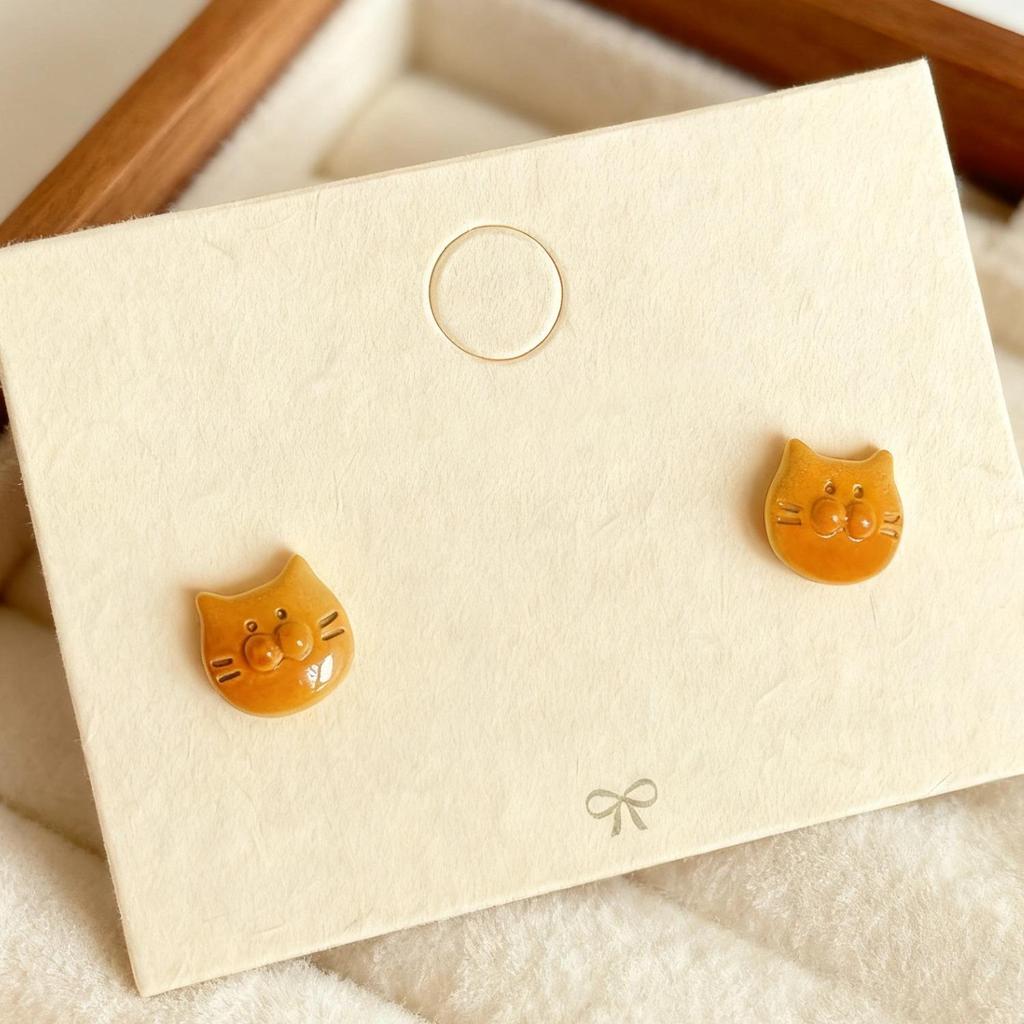 Fun & Cute Caramel Bread Drip Oil Geometric Stud Earrings: Cartoon Niche Light Luxury Accessories
