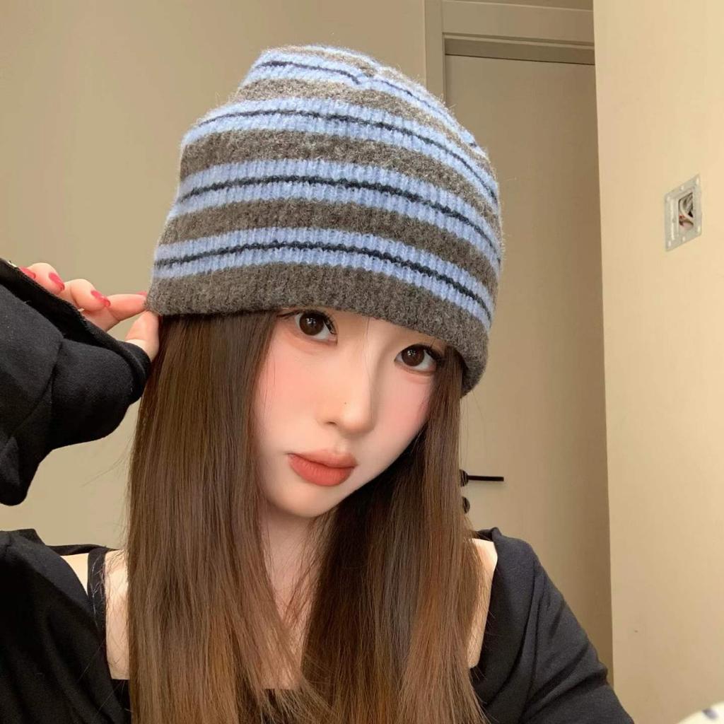 Wool blended striped wool hat women's autumn and winter warm contrasting colors soft knitted cold hat shows small face