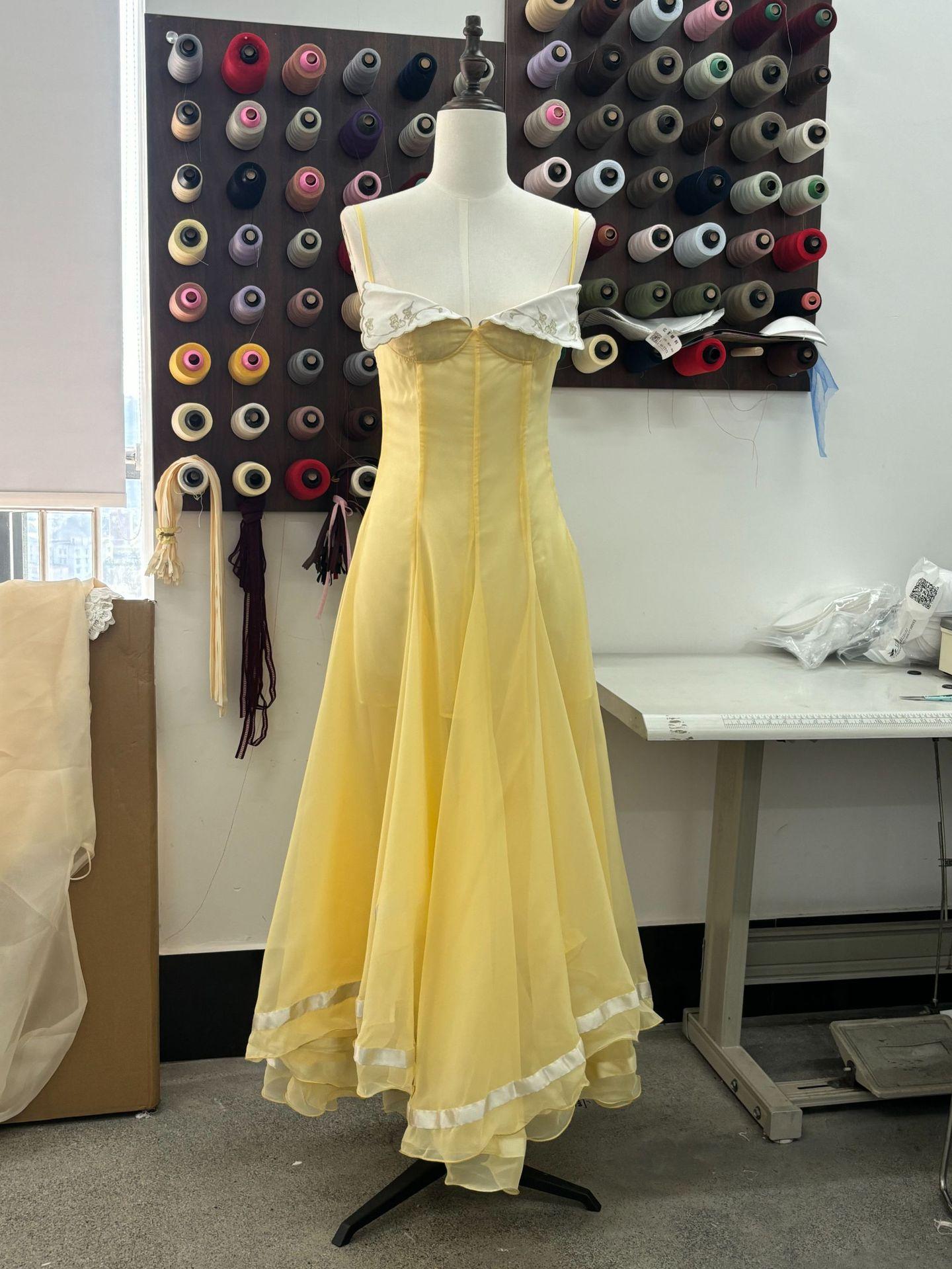 French romantic contrasting lace thin suspender dress pleated slim fit irregular pendulum atmosphere long dress XS жёлтый