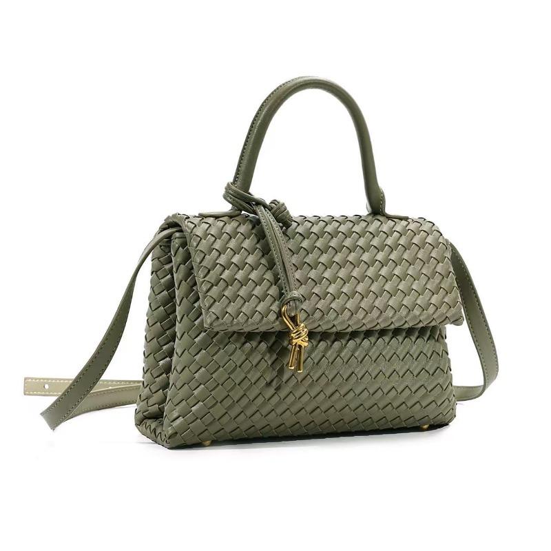 New classic woven bag women's commuter fashion large capacity shoulder crossbody portable small square bag
