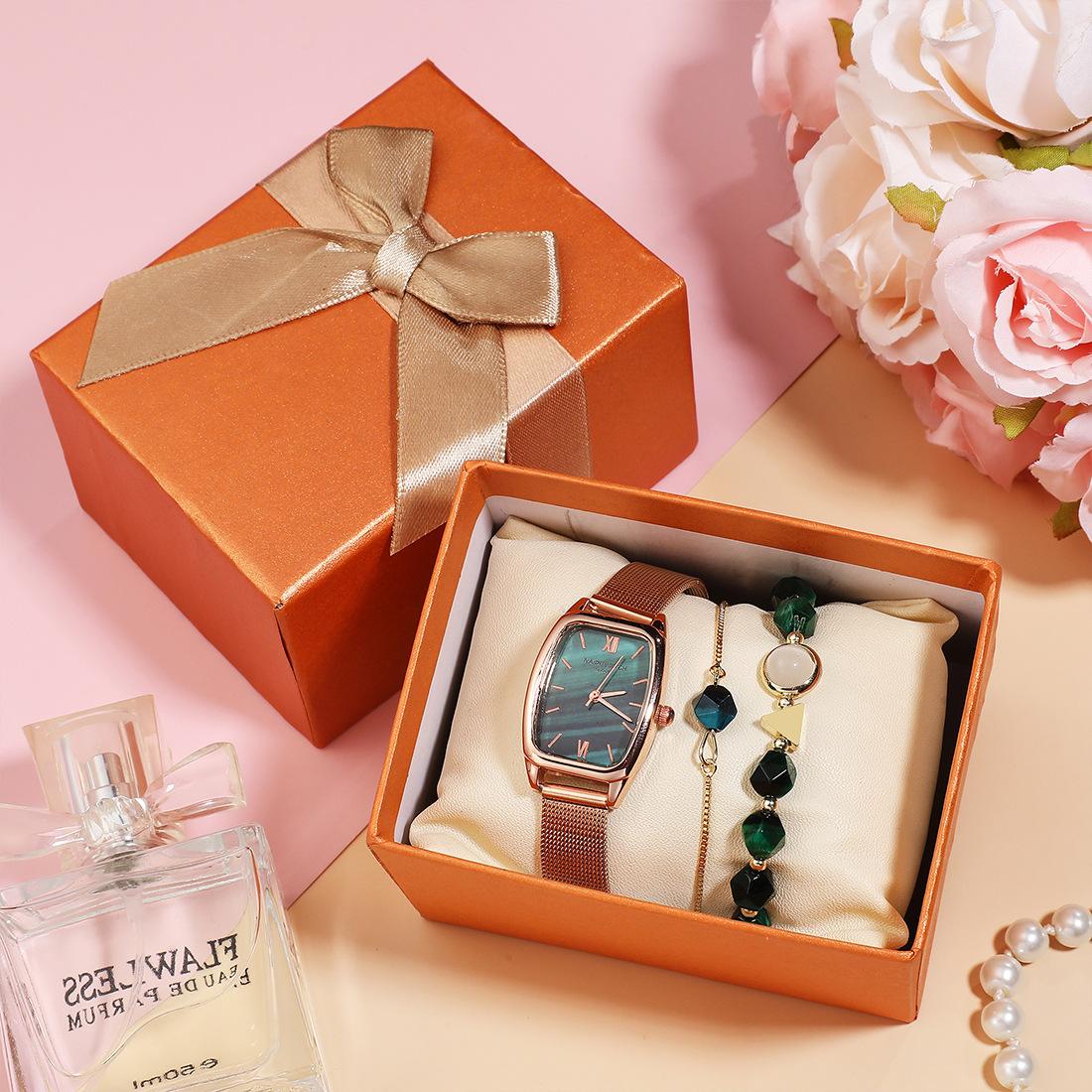 

Модные женские часы, комплект из 3 предметов + IGP, гальваническое покрытие, сохраняющее цвет, кварцевые часы, браслет из титановой стали с бусинами, подарочная коробка