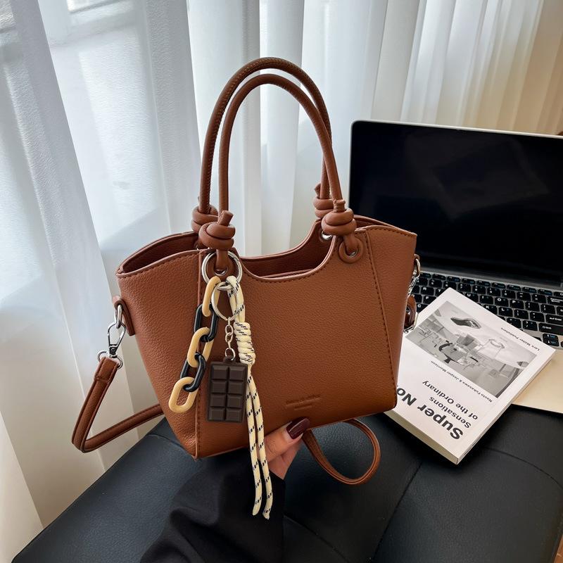 

2025 New Early Autumn Popular Bucket Bag Premium Commuter Shoulder Crossbody Bag Niche Design Hand Bag Women 19*10.5*15