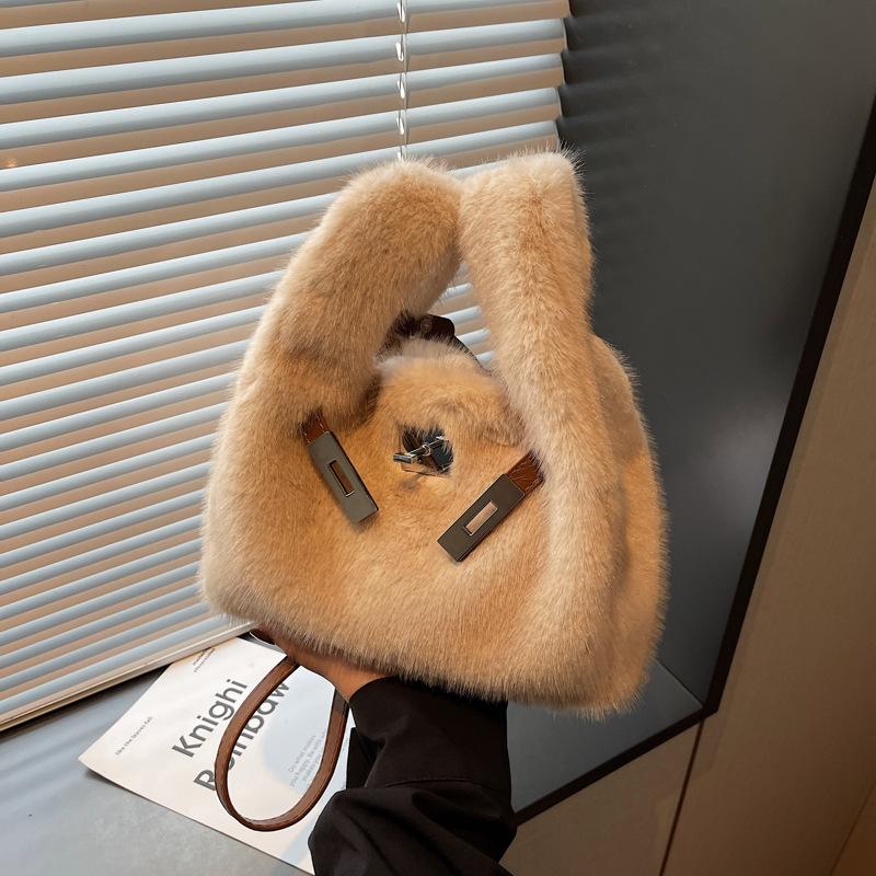 New plush bag handbag Korean version fashion messenger bag plush autumn and winter high-end exquisite shoulder bag ins