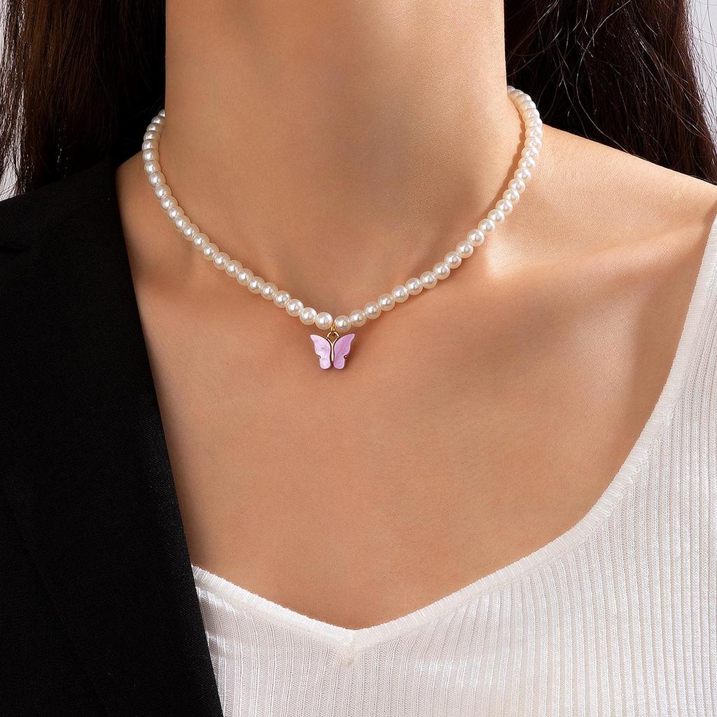 Vintage Elegant Pärl Kort Chokerhalsband Rosa Fjärilshänge för Kvinnor Fest Jubileumspresent Romantiska Smycken