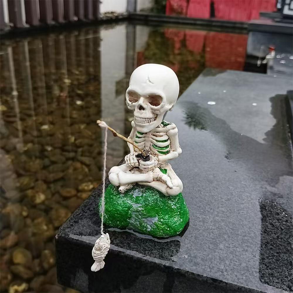 Fishing Skeleton Sculpture Garden Decorative Fishing Skeleton Statue Creative Skull Figurines Novelty Gifts Outdoor Ornaments