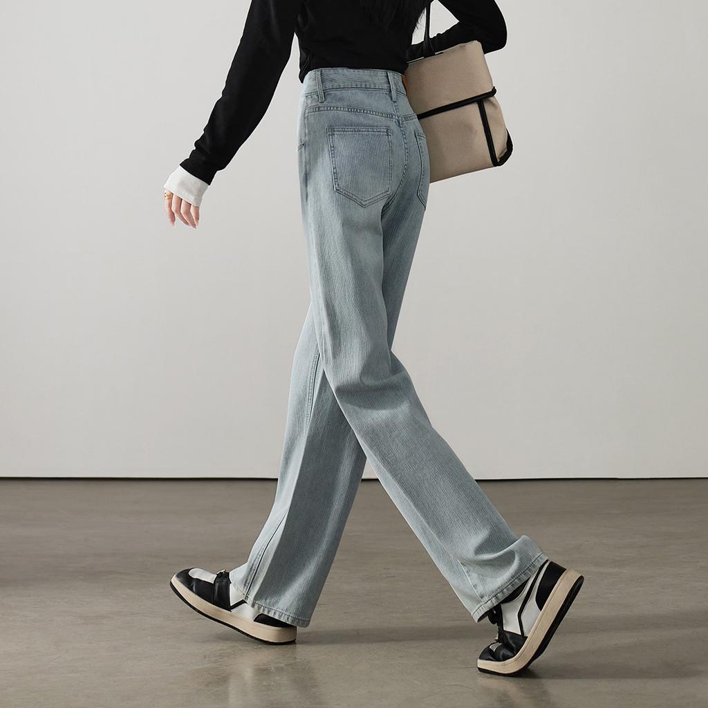 Fashionable high waisted wide leg jeans for women in spring 2026, loose and versatile, slimming and floor length pants