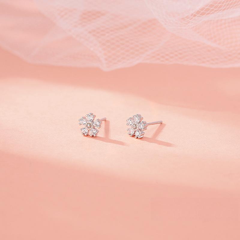 Temperament Flower Earrings for Women's New Exquisite Light Luxury Earrings