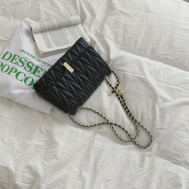 Korean version of textured bag women s 2025 spring new diamond chain bag versatile simple shoulder underarm bag messenger bag