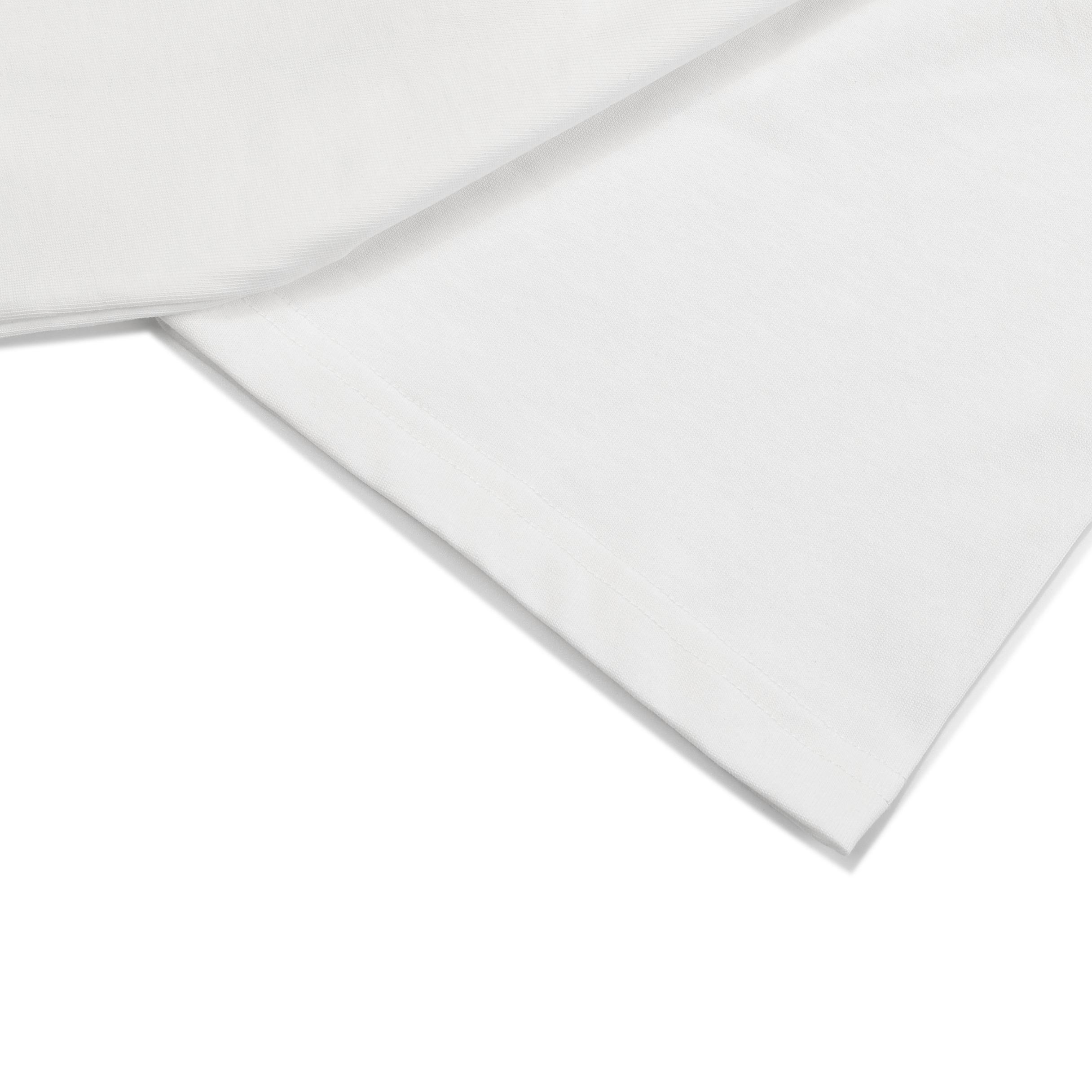 Уличная футболка с большими буквами и графикой — фото 7