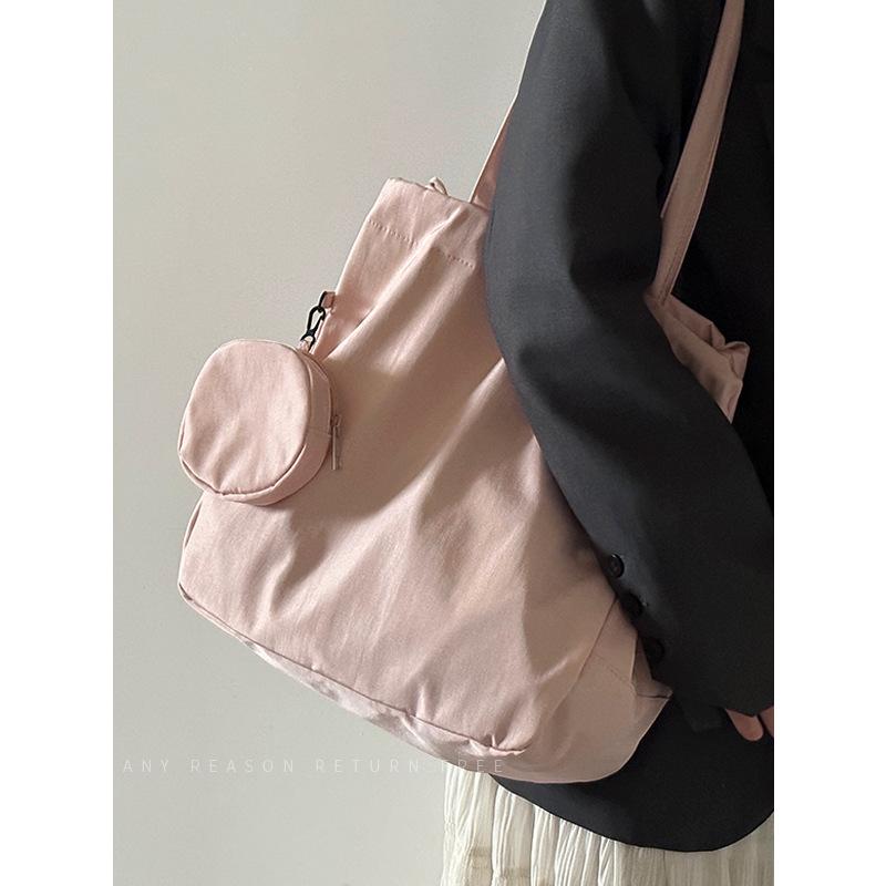 Korean nylon lightweight large-capacity casual tote bag women's 2025 new fitness bag class commuter shoulder bag