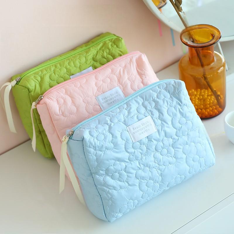 1PC Heart Shaped Candy Cloud Makeup Bag Soft and Cute Ins Girl Large Capacity Portable Storage Bag Dormitory Toilet Bag