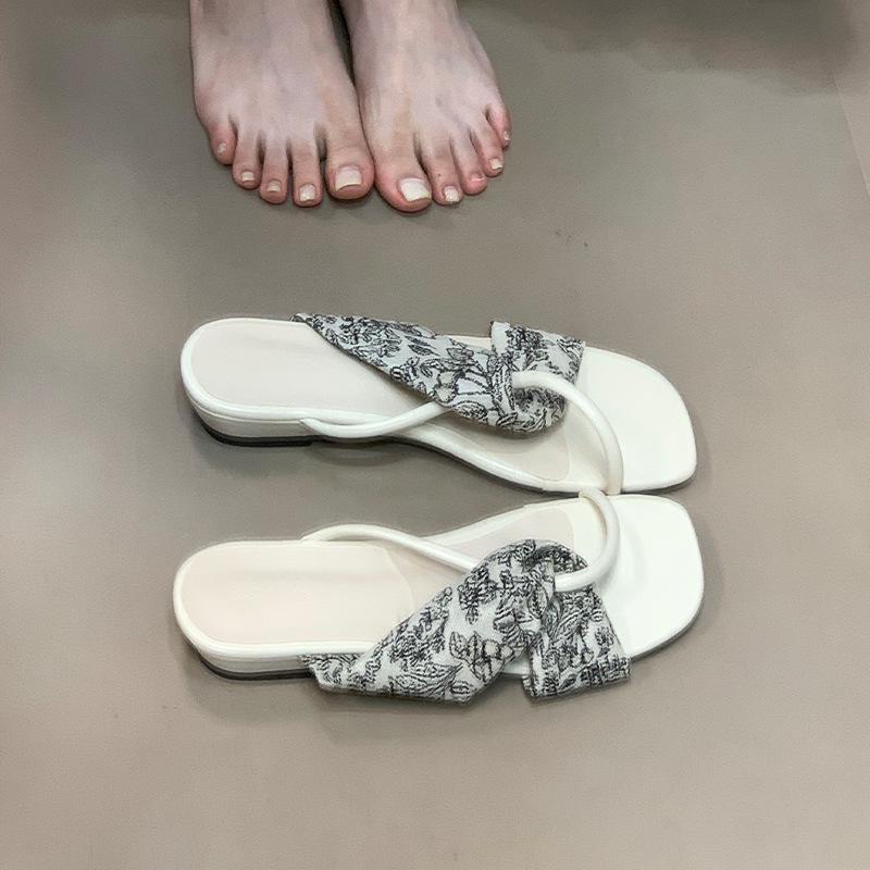 

Версия из овчины~ Французский крест на танкетке крутые тапочки женская юбка с открытым носком ретро темперамент тапочки на одной подошве для улицы 40