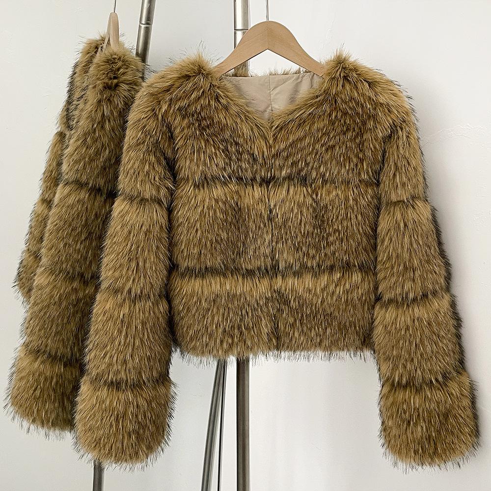 

Autumn and Winter New Round Neck Fashionable Warm Imitation Raccoon Fur Grass Coat Women s Fur Coat S