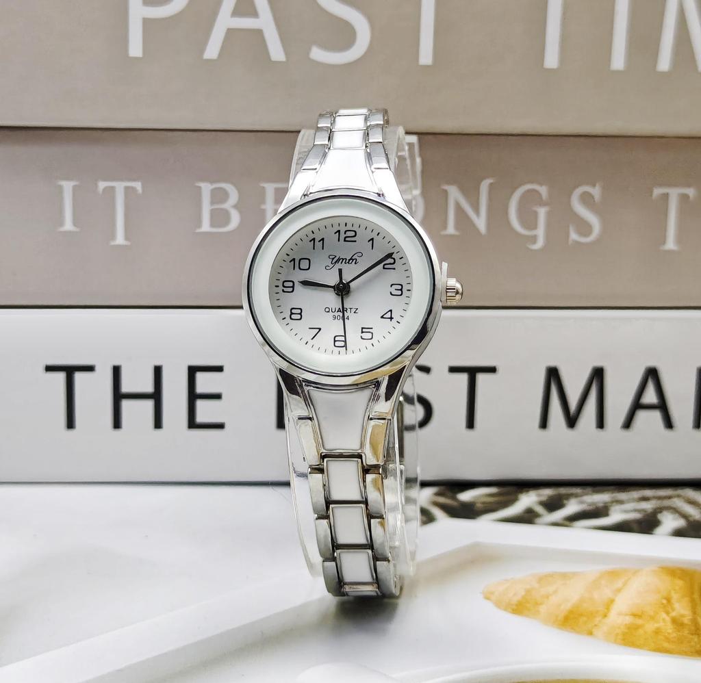 Versatile Ladies' Quartz Watch - Round Dial with Steel Bracelet, Ideal for Students and Parties, Silent Movement.