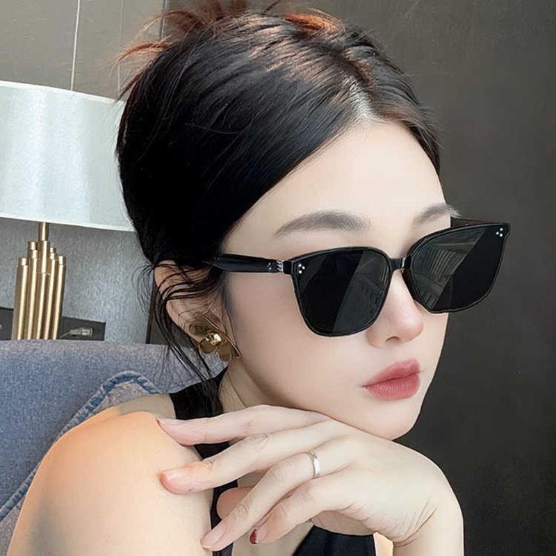 New Fashion Designer Sunglasses Woman Square Shape Uv Protection Women'S Sun Glasses High Quality Outdoor Sunglass