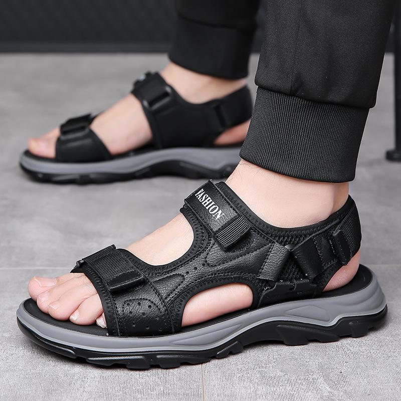 Fashion 2024 Summer Fashion Breathable Sports Men's Sandals Designer New Solid Color Soft Sole Retro Flat Base Male Shoes