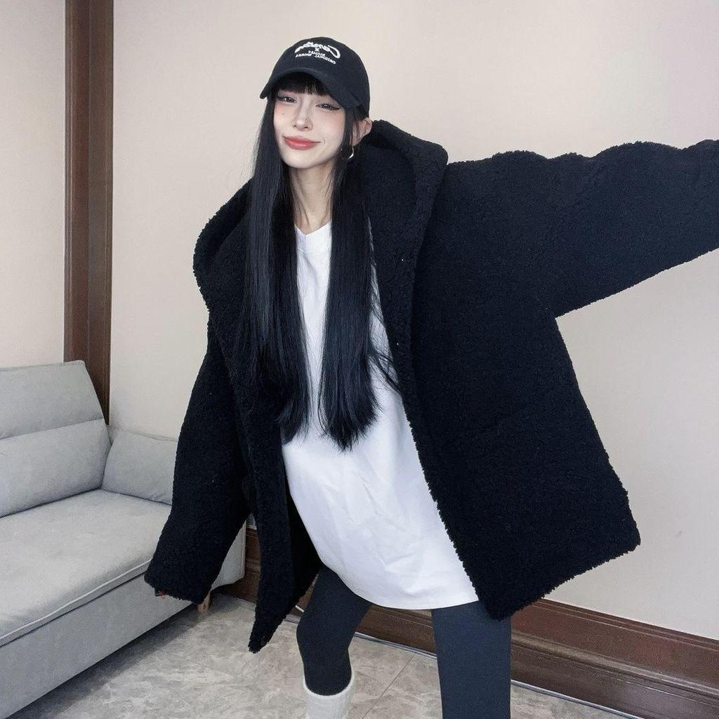 Korean Style Women's Winter Lambswool Coat, Hooded and Thickened for a Warm, Slim Look
