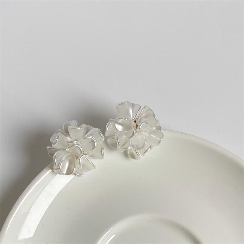 Anna SS 3D Flower Bouquet Stud Earrings - Korean-style Floral Earrings for Women, Super Fairy Design, Elegant Ear Accessories.