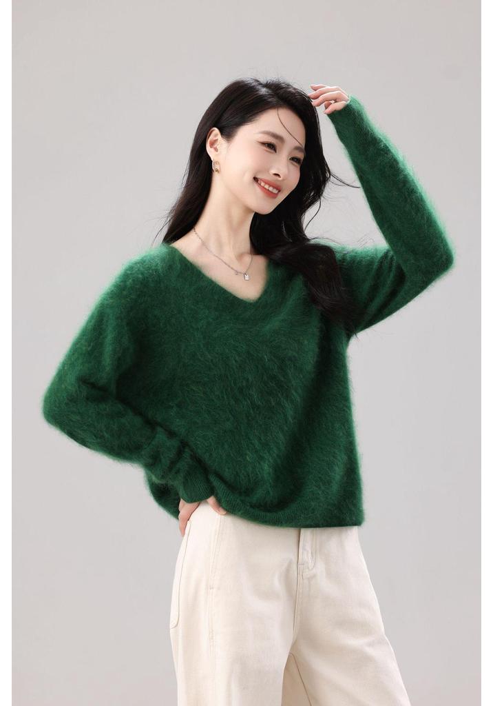 Women's 26-Year Brush V-Neck Sweater: 5% Cashmere, 5% Silk, 90% Australian Wool - Seamless and Versatile