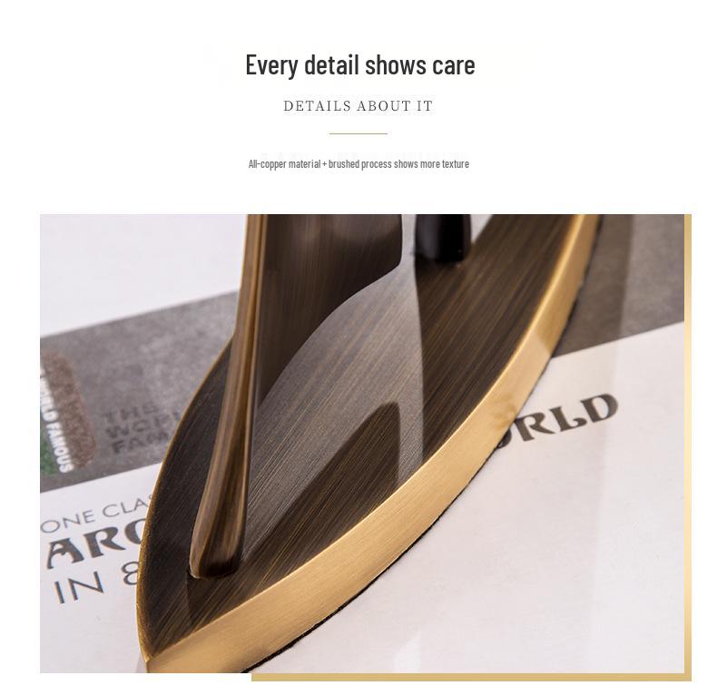 High-End Copper Sailboat Ornament: Creative Metal Decoration Gift