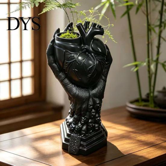 Personalized Window Display Hand Holding Human Heart Organ Vase, Gothic Anatomical Shaped Niche Style Ornament Spooky Halloween Desktop Flower Pot for