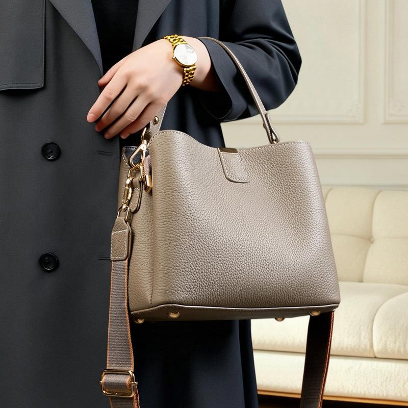 2025 Winter New Versatile Large-Capacity Handbag, Simple Top-Layer Cowhide Shoulder Crossbody Bag, Genuine Leather Women's Bag