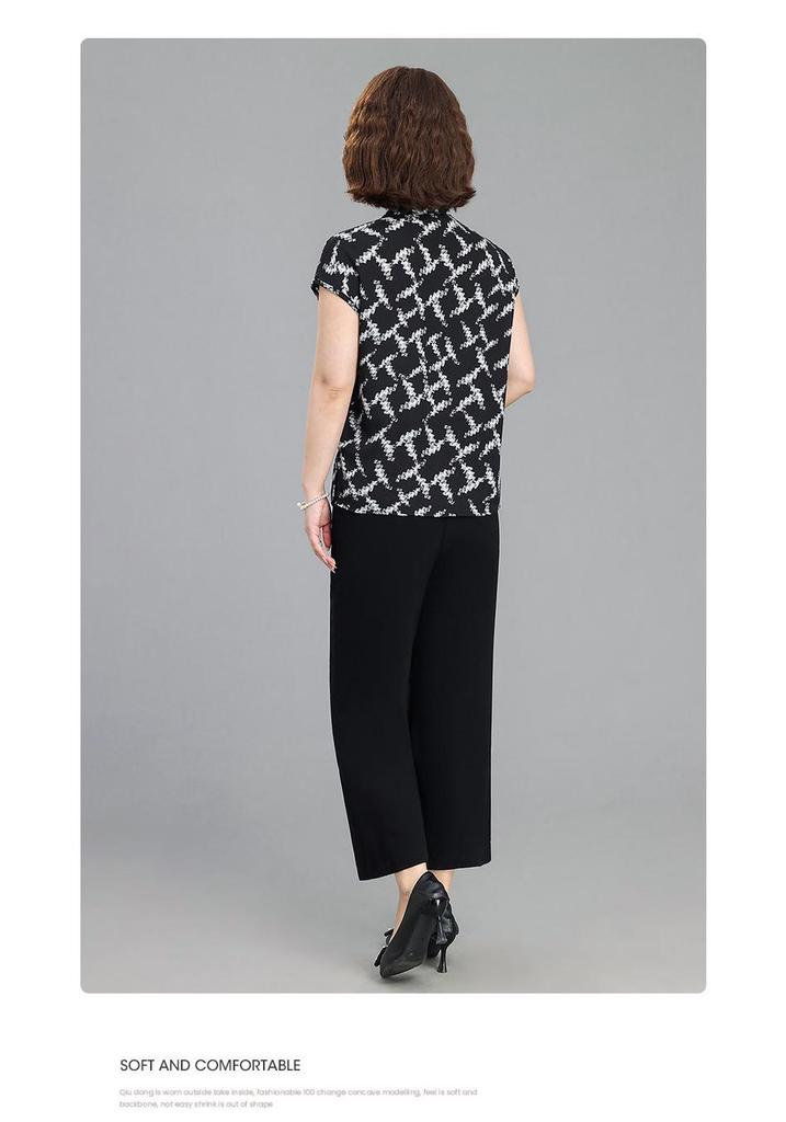 2026 Stylish Printed Short-Sleeve Top for Middle-Aged and Elderly Women - Loose, Slimming, Versatile.