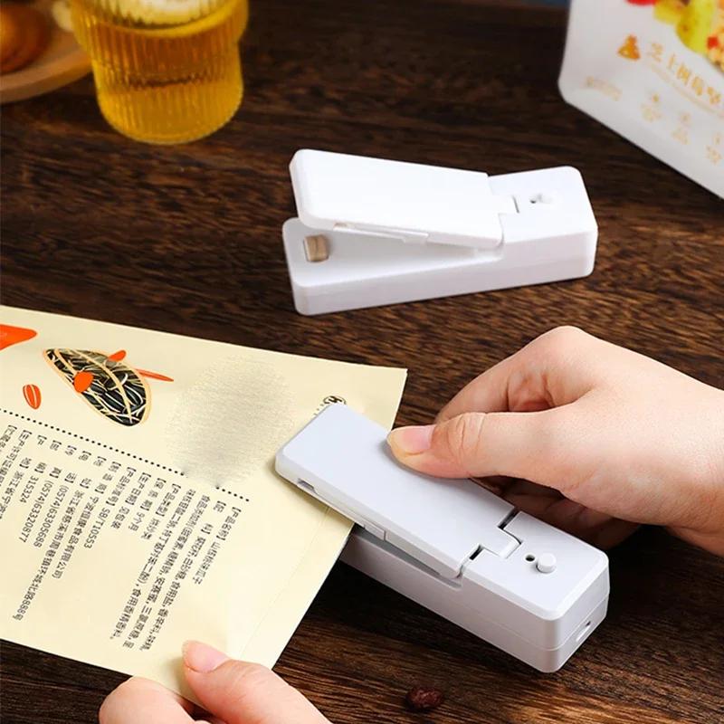 Heat Sealer USB Rechargtable Mini Sealing Machine Storage Bag Clip Mini Sealing Machine Sticker Seal for Food Snack Kitchen Gadg