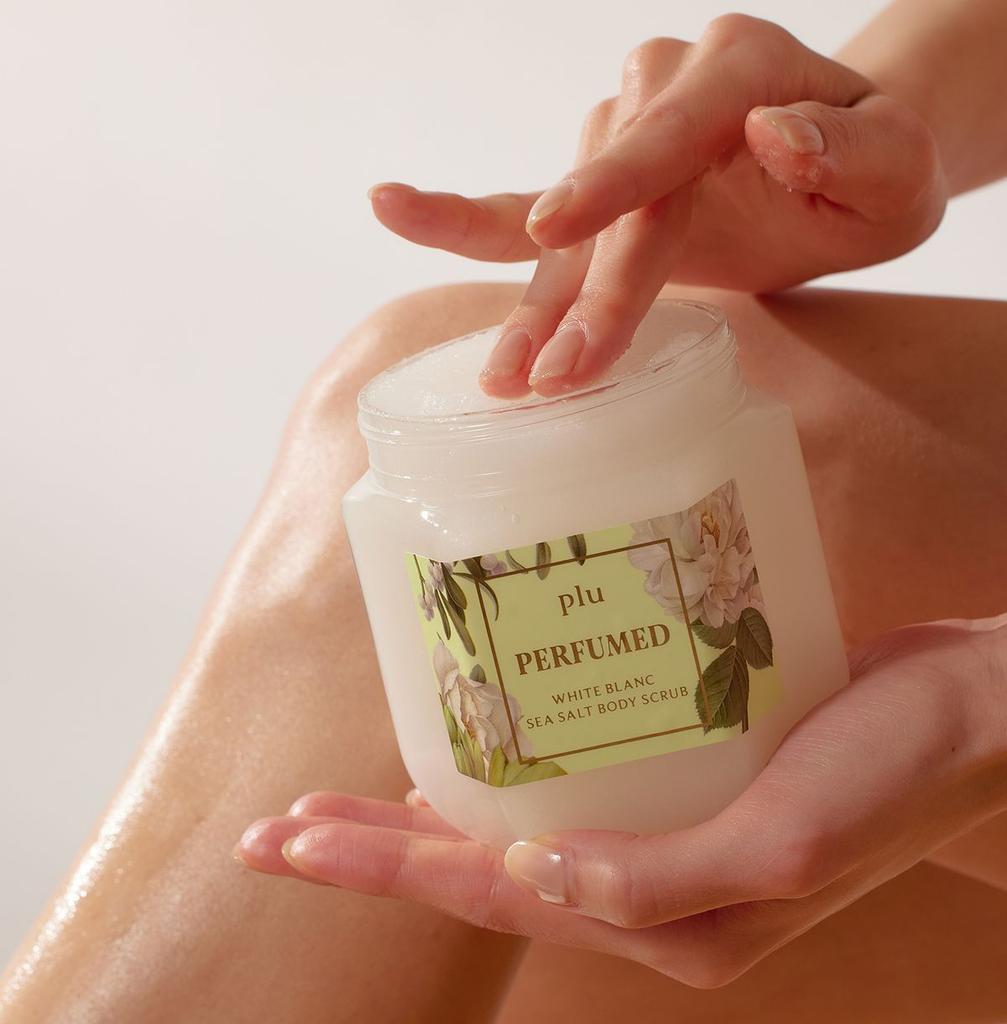 Perfumed Sea Salt Body Scrub 500g White Blanc + Silver Spoon