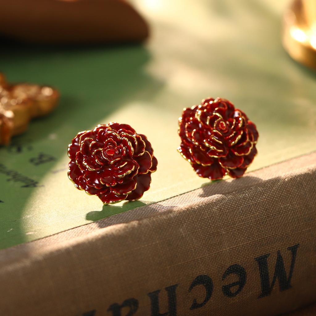 French red flower Hong Kong style earrings, silver needle high-end retro temperament earrings, pearl personalized color retention, niche earrings