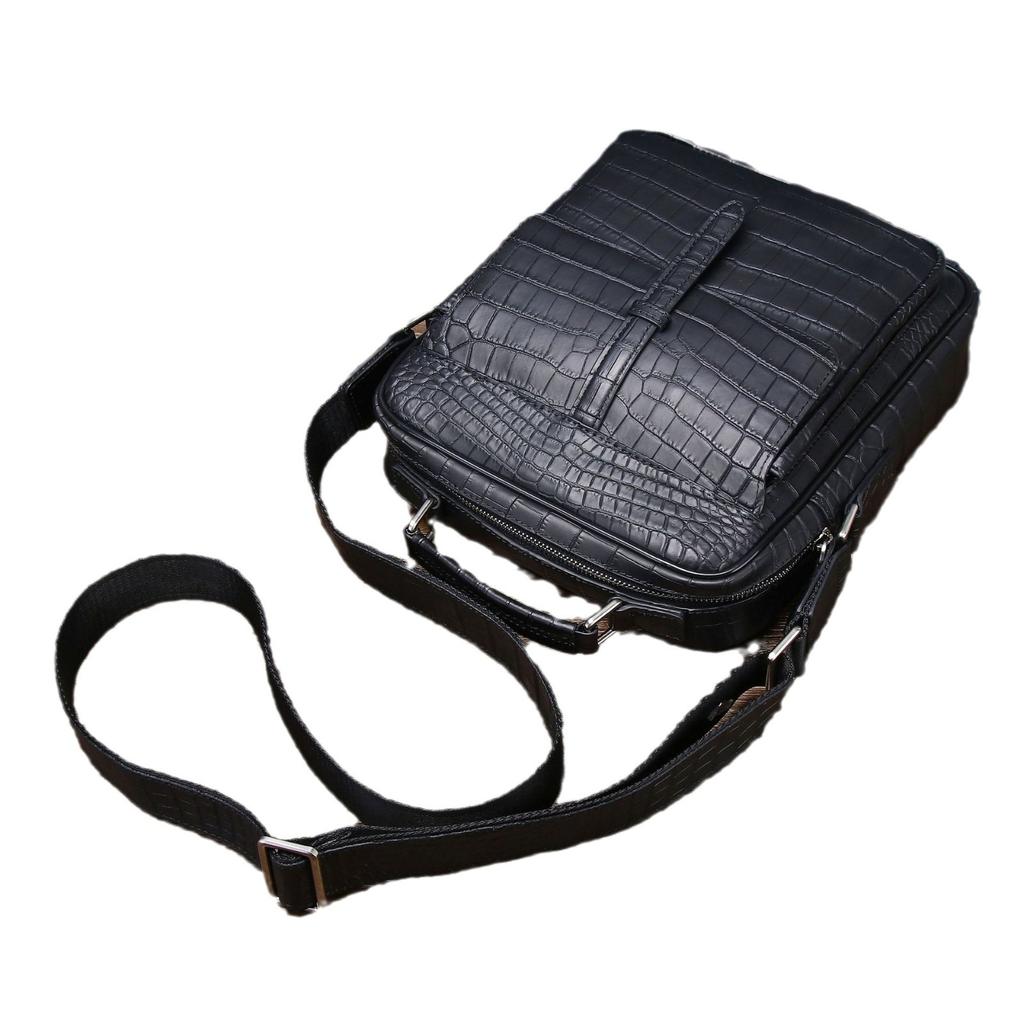 Fog-colored Crocodile Belly Pattern Men's Single-shoulder Crossbody Bag, Outdoor Fashionable Men's Bag, Hand-held Crossbody Bag, Business Backpack