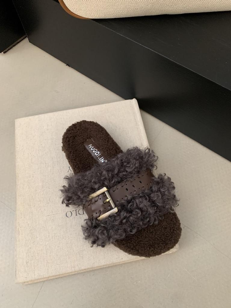 Thick-bottomed Fluffy Slippers Women's Autumn and Winter Outer Wear 2025 New Belt Buckle Curly Hair Cute Outer Wear One-word Sandals