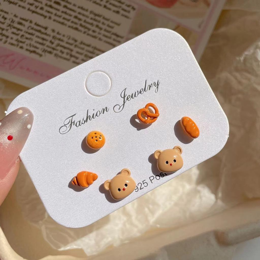 Caramel Bread Party Set Small Stud Earrings Female Maillard Cartoon Children'S Fun Cat Personality Earrings