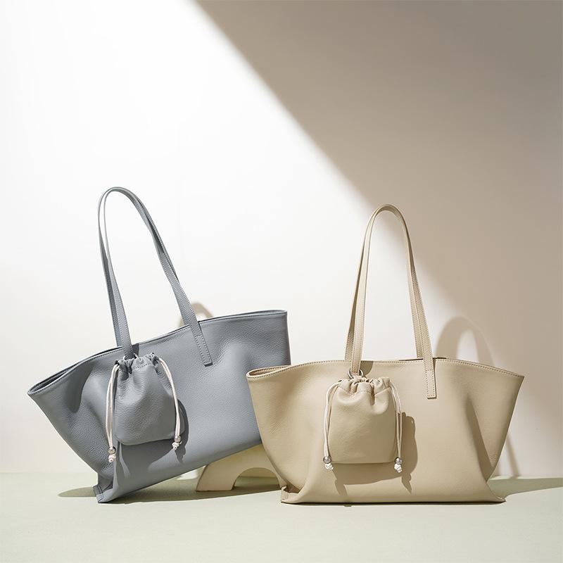Eine High-End-Tragetasche für Damen Eine Nischen-Echtleder-Handtasche mit großem Fassungsvermögen