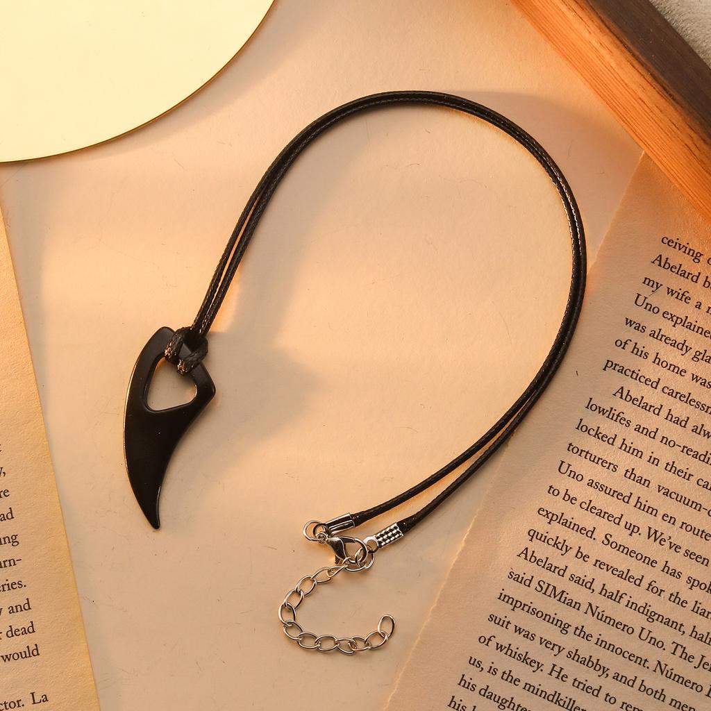 Punk Gothic Metal Wolf Fang Pendant Necklaces for Men Boy Personalized Street Bull Horn Necklaces Wild Party Jewelry Accessories